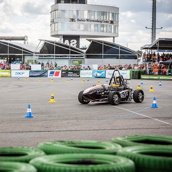 ntnu revolve car on track